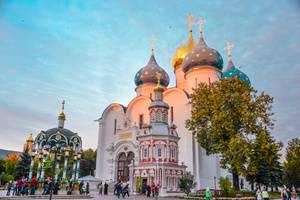 Успенский собор и Надкладезная часовня