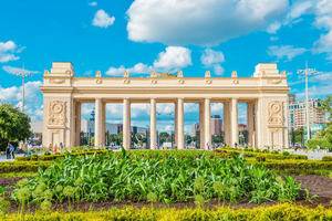 Главный вход в парк