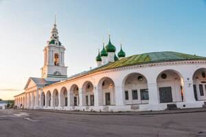 Красные ряды и церковь Спаса Всемилостивого в рядах