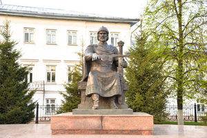 Памятник Юрию Долгорукому