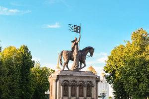 Памятник князю Владимиру и святителю Фёдору