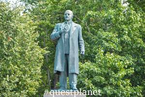 Памятник В. И. Ленину