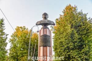 Памятник В. А. Зайцеву